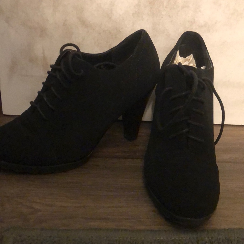 Lace up black heels